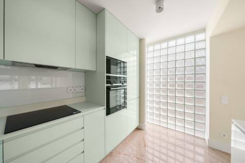 Apartamento T3 em Prédio de Requinte no Porto!