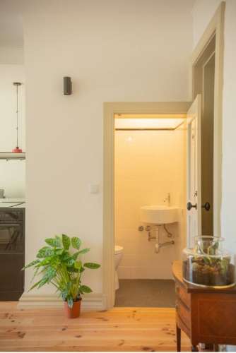 Prédio de dois pisos na zona histórica do Porto!!