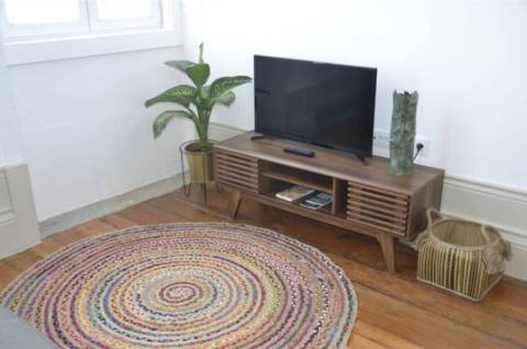 Prédio de dois pisos na zona histórica do Porto!!