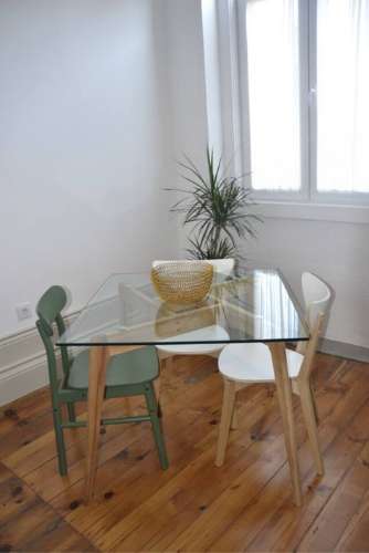 Prédio de dois pisos na zona histórica do Porto!!