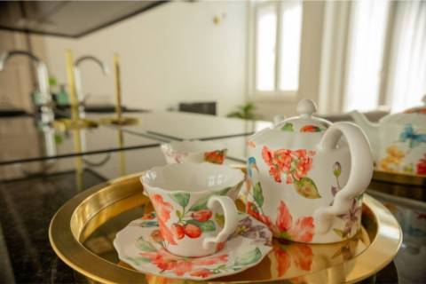 Prédio de dois pisos na zona histórica do Porto!!