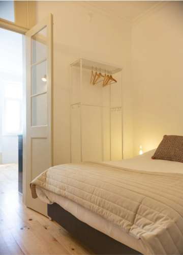 Prédio de dois pisos na zona histórica do Porto!!