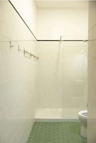 Prédio de dois pisos na zona histórica do Porto!!