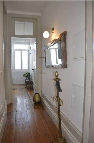 Prédio de dois pisos na zona histórica do Porto!!