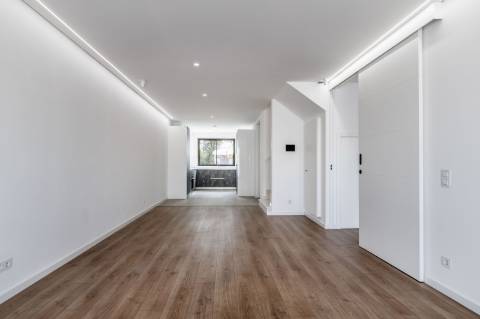 Moradia V3 com piscina privativa e vista mar