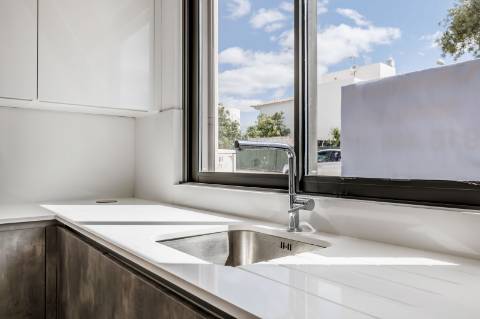 Moradia V3 com piscina privativa e vista mar