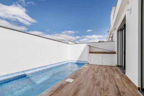 Moradia V3 com piscina privativa e vista mar