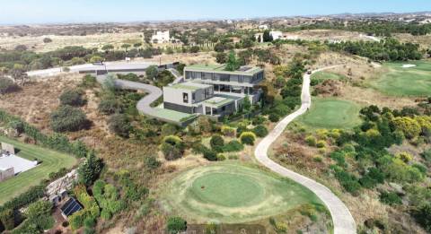 Terreno com projeto aprovado para moradia em Complexo Turístico - Algarve