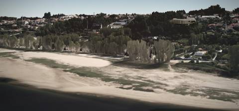 Terreno com 6500m2 com projeto aprovado em Avintes!!