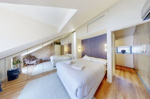 Excelente T2 Triplex renovado no Centro de Lisboa