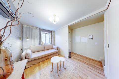 Excelente T2 Triplex renovado no Centro de Lisboa