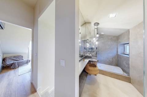 Excelente T2 Triplex renovado no Centro de Lisboa