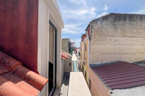 Excelente T2 Triplex renovado no Centro de Lisboa