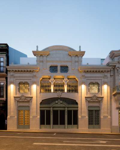 Apartamento T3 em Prédio de Requinte no Porto!