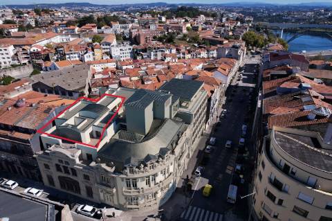 Apartamento T3 em Prédio de Requinte no Porto!