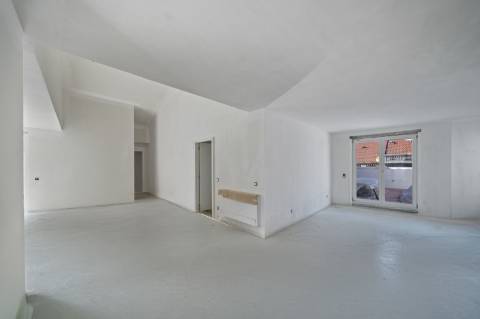 Apartamento T3 em Prédio de Requinte no Porto!