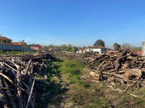 Terreno para construção em Fiães