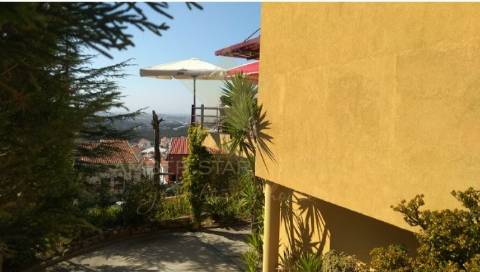 Fantástica moradia T6 com 3 pisos em Baguim do Monte!