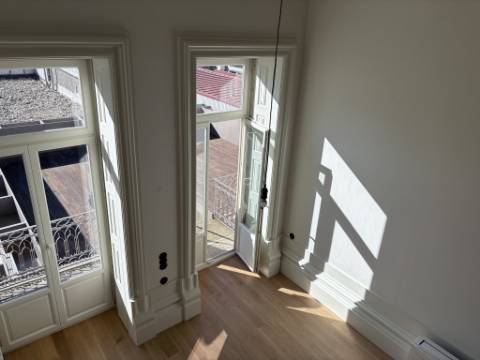 Apartamento T0 com Mezanino varanda e terraço, Porto