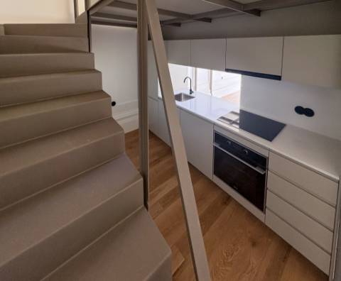 Apartamento T0 com Mezanino varanda e terraço, Porto