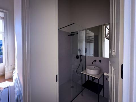 Apartamento T0 com Mezanino varanda e terraço, Porto