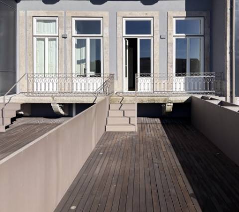 Apartamento T0 com Mezanino varanda e terraço, Porto