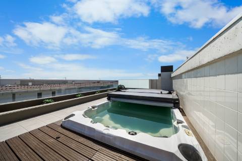 Exclusivo apartamento T3 Duplex de luxo, com terraço, piscina e vista de Mar em Canidelo, Vila Nova de Gaia.