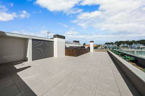 Exclusivo apartamento T3 Duplex de luxo, com terraço, piscina e vista de Mar em Canidelo, Vila Nova de Gaia.