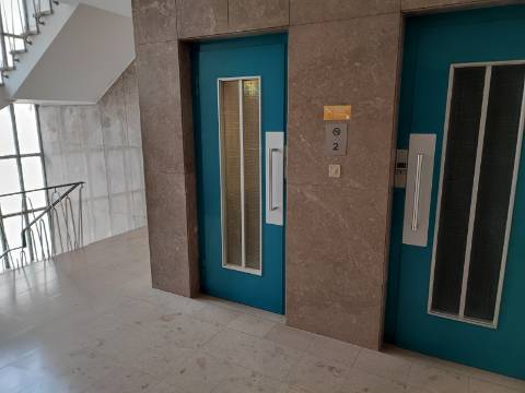 Escritório com 220m2 na Rua Santa Catarina - Porto