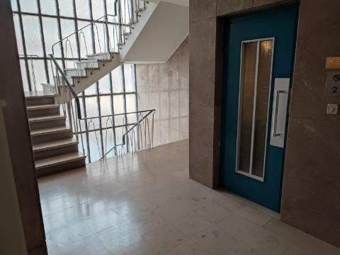 Escritório com 220m2 na Rua Santa Catarina - Porto