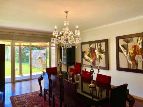 Moradia Isolada T5 em Oliveira do Douro, Vila Nova de Gaia