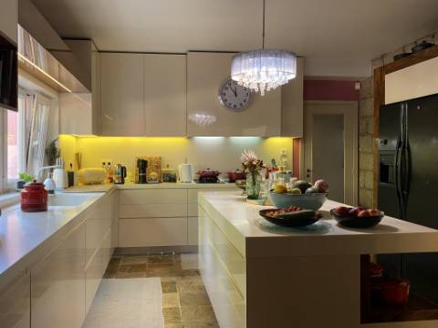 Moradia Isolada T5 em Oliveira do Douro, Vila Nova de Gaia