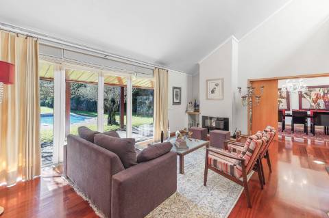 Moradia Isolada T5 em Oliveira do Douro, Vila Nova de Gaia