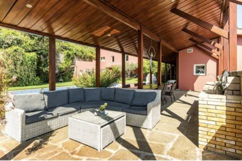 Moradia Isolada T5 em Oliveira do Douro, Vila Nova de Gaia