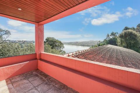 Moradia Isolada T5 em Oliveira do Douro, Vila Nova de Gaia