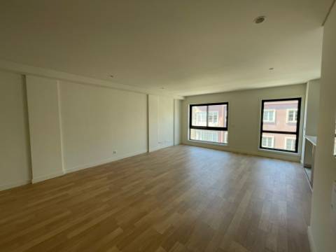 Apartamento T3 inserido dentro de um empreendimento com uma localização prime numa das zonas mais centralizadas da cidade do Porto!