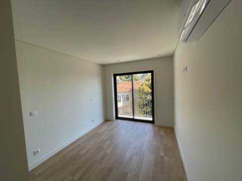 Apartamento T3 inserido dentro de um empreendimento com uma localização prime numa das zonas mais centralizadas da cidade do Porto!