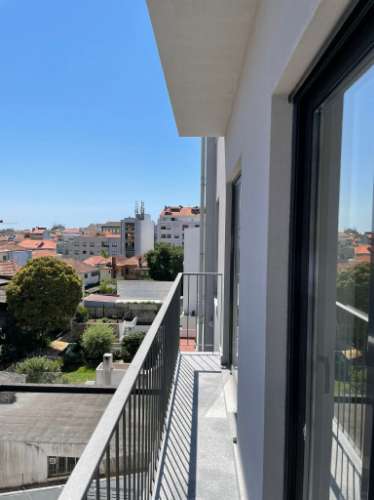 Apartamento T3 inserido dentro de um empreendimento com uma localização prime numa das zonas mais centralizadas da cidade do Porto!