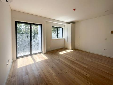 Apartamento T0 a 400 m da Estação do Metro