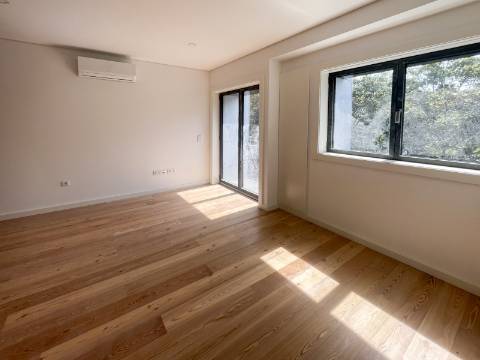 Apartamento T0 a 400 m da Estação do Metro