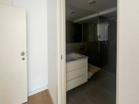 Apartamento T0 a 400 m da Estação do Metro