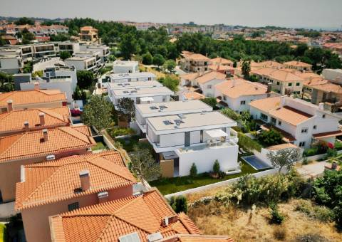 Luxuosa moradia em Cascais de arquitetura contemporânea e sofisticação em cada detalhe.