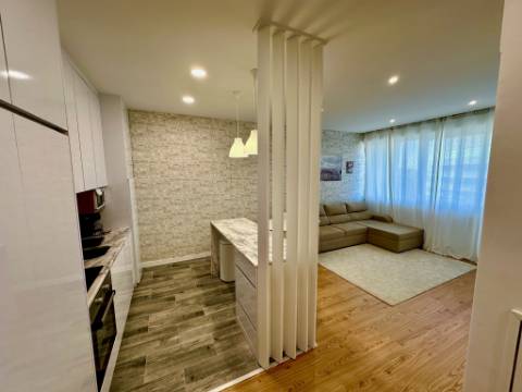 Apartamento T2 em Sá da Bandeira