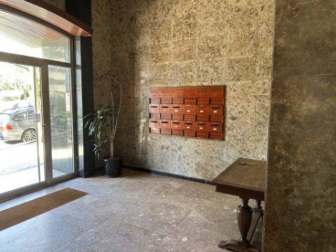 Apartamento T2 em Sá da Bandeira