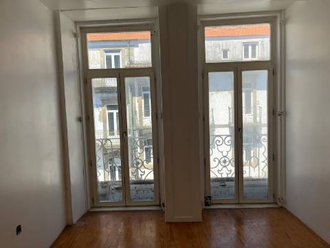 Prédio de uso misto no Cento do Porto.