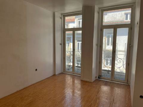 Prédio de uso misto no Cento do Porto.