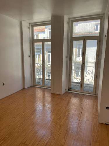 Prédio de uso misto no Cento do Porto.