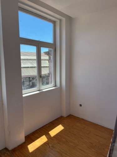 Prédio de uso misto no Cento do Porto.