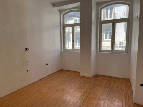 Prédio de uso misto no Cento do Porto.