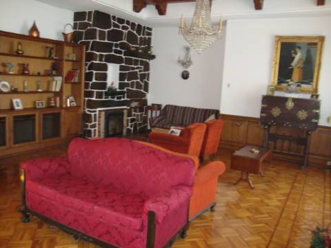 Quinta com 1ha de terreno em Vilar de Pinheiro, Vila do Conde!!